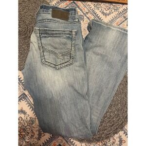 BKE Carter Mens Relaxed Straight Leg Jeans Light Wash Blue Denim 32R Contrast St